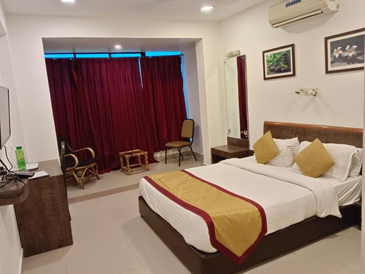 Boshan Hotels Mapusa Buitenkant foto
