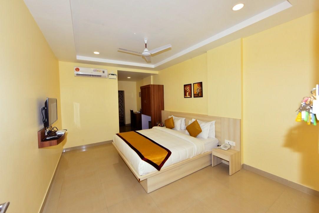 Boshan Hotels Mapusa Buitenkant foto
