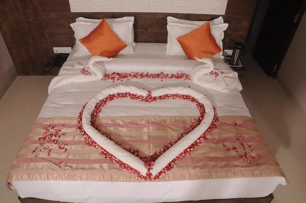 Boshan Hotels Mapusa Buitenkant foto